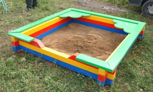 А песочек-то берут из детской песочницы